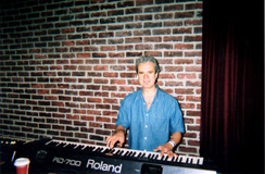 Darryl Havers on Keyboard